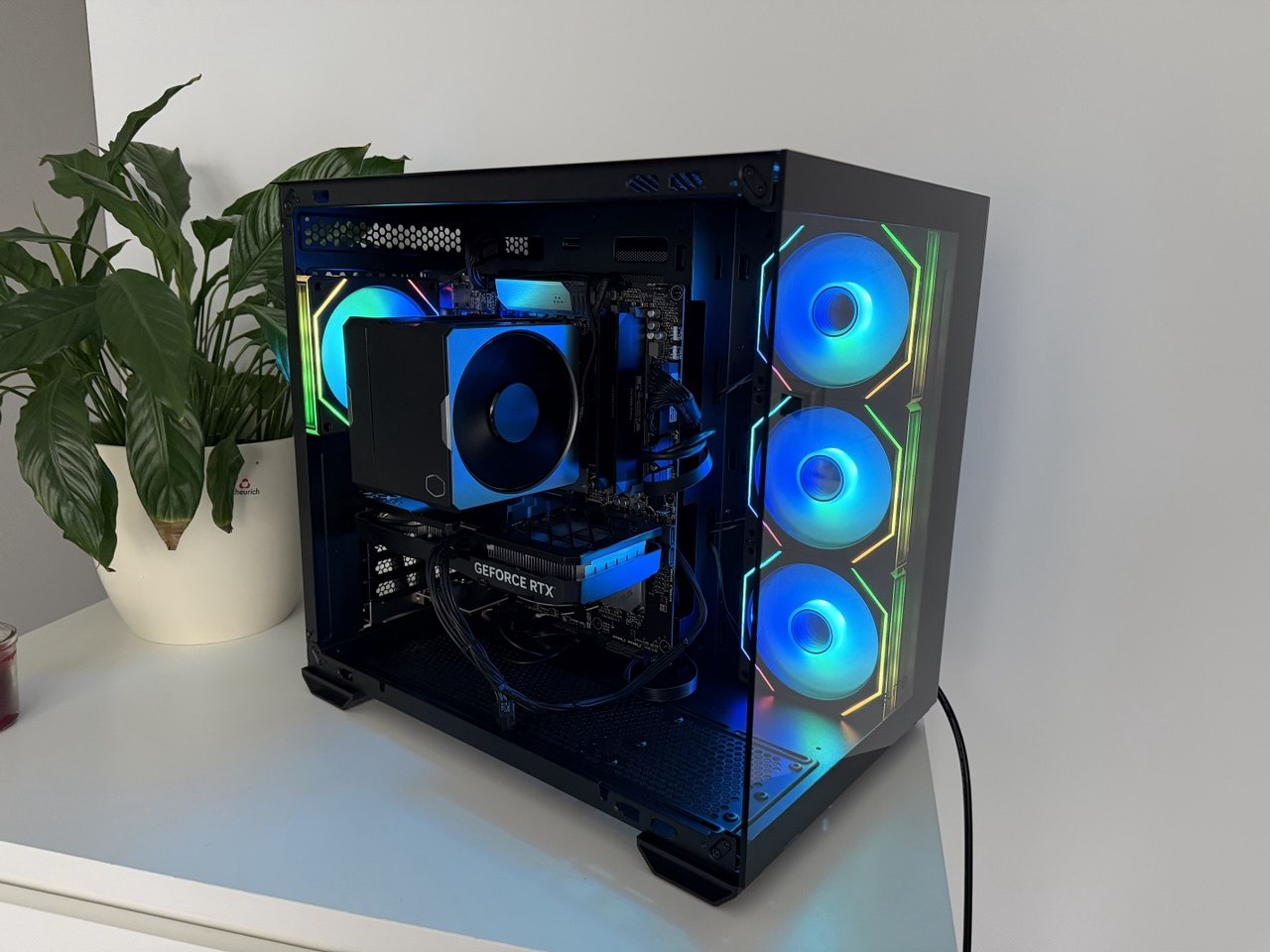 Ryzen 7 7800X3D / RTX 4060 / 32GB DDR5 / 1TB NVMe